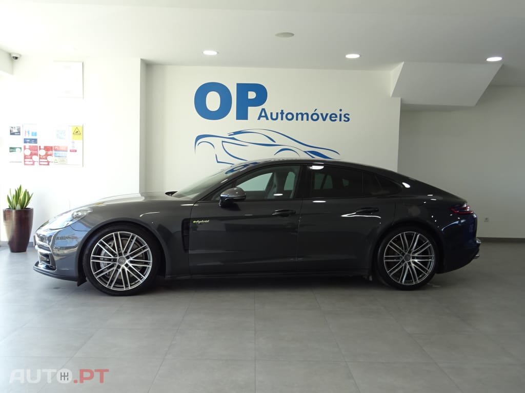 Porsche Panamera 4 E-Hybrid Executive