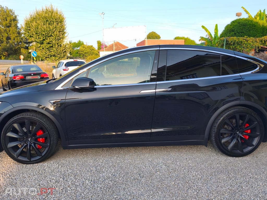 Tesla Model X 100D