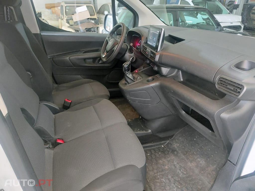 Opel Combo 1.5 CDTI L1H1Enjoy  - IVA Dedutível - Cx. 6 veloc.