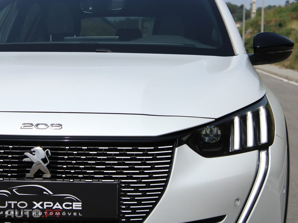 Peugeot E-208 50 kWh GT Pack