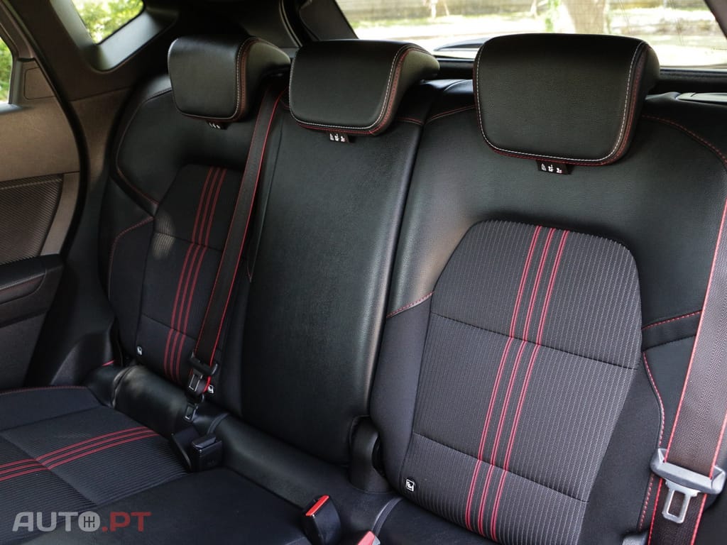 Renault Captur 1.0 TCe RS Line