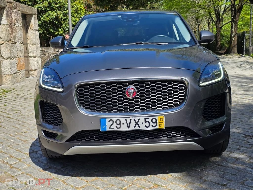 Jaguar E-Pace 2.0 i4D R-Dynamic S — fotografia 4