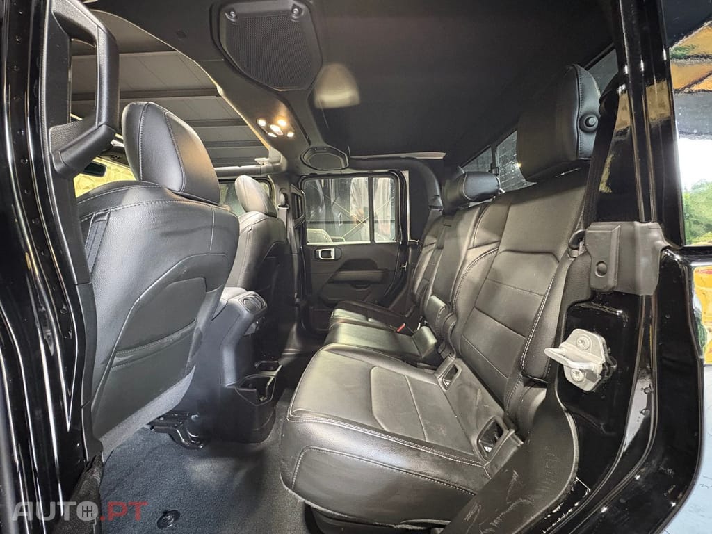 Jeep Gladiator 3.0 CRD Overland AT8
