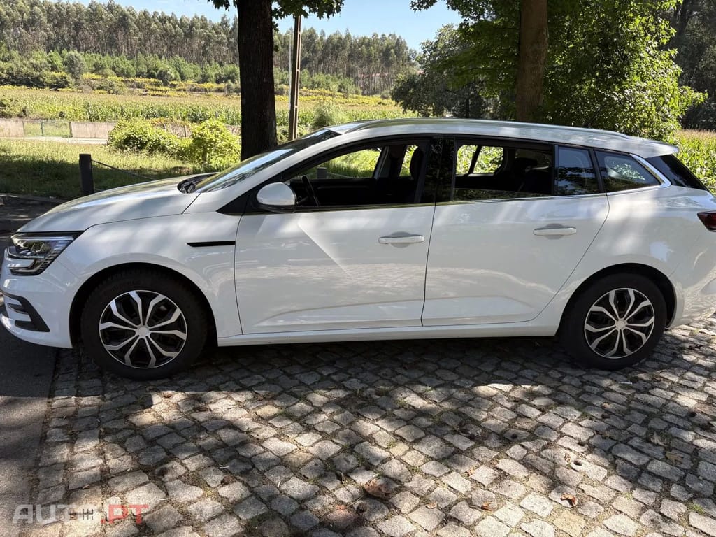 Renault Mégane 1.5 Blue dCi Equilibre — fotografia 8