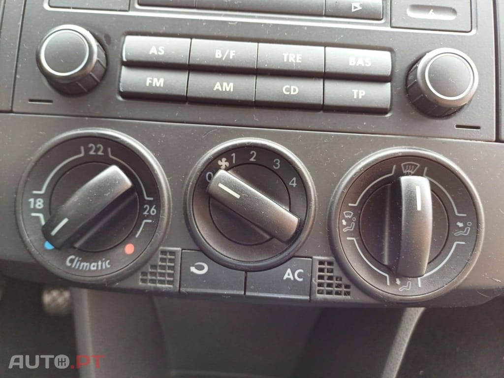 Volkswagen Polo 1.2 Live+ — fotografia 6