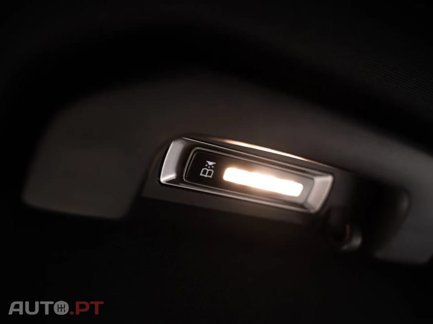 Mercedes-Benz E 300 9G-TRONIC AMG Line