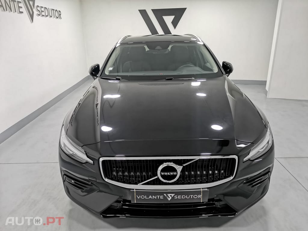 Volvo V60 2.0 B4 Plus Dark Auto