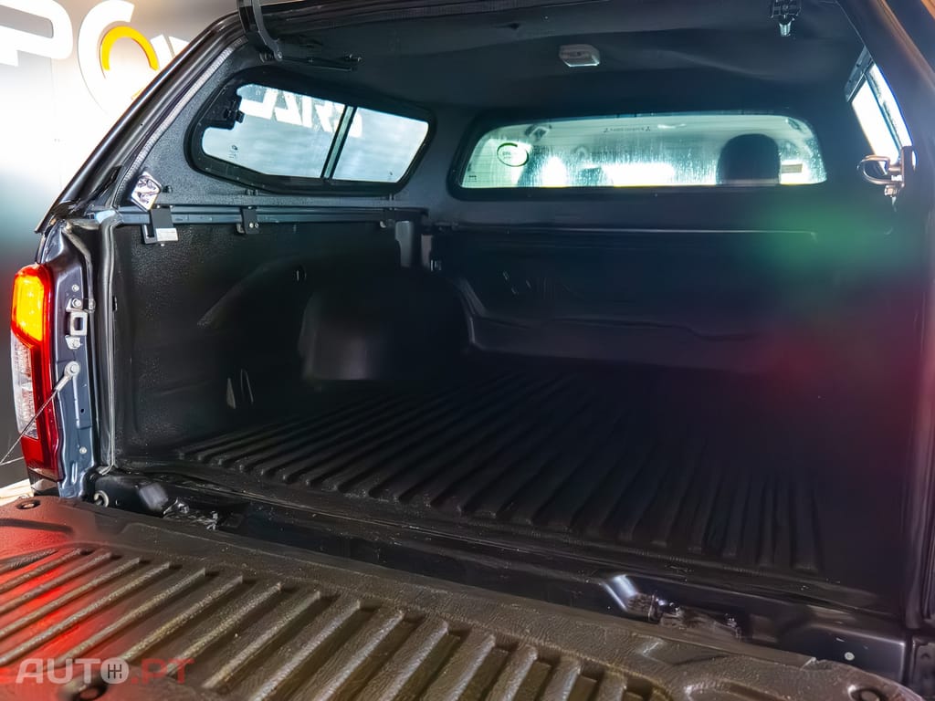 Mitsubishi L200 2.3 DI-D Strakar CD Intense 4WD