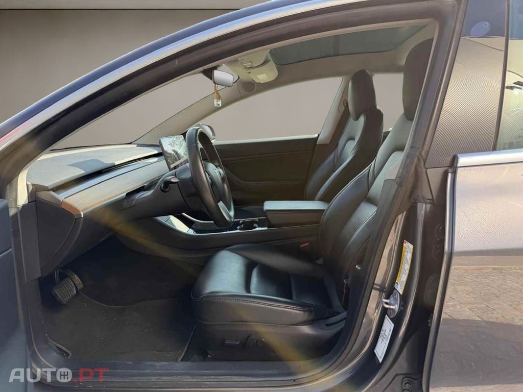 Tesla Model 3 Long Range AWD Dual Motor