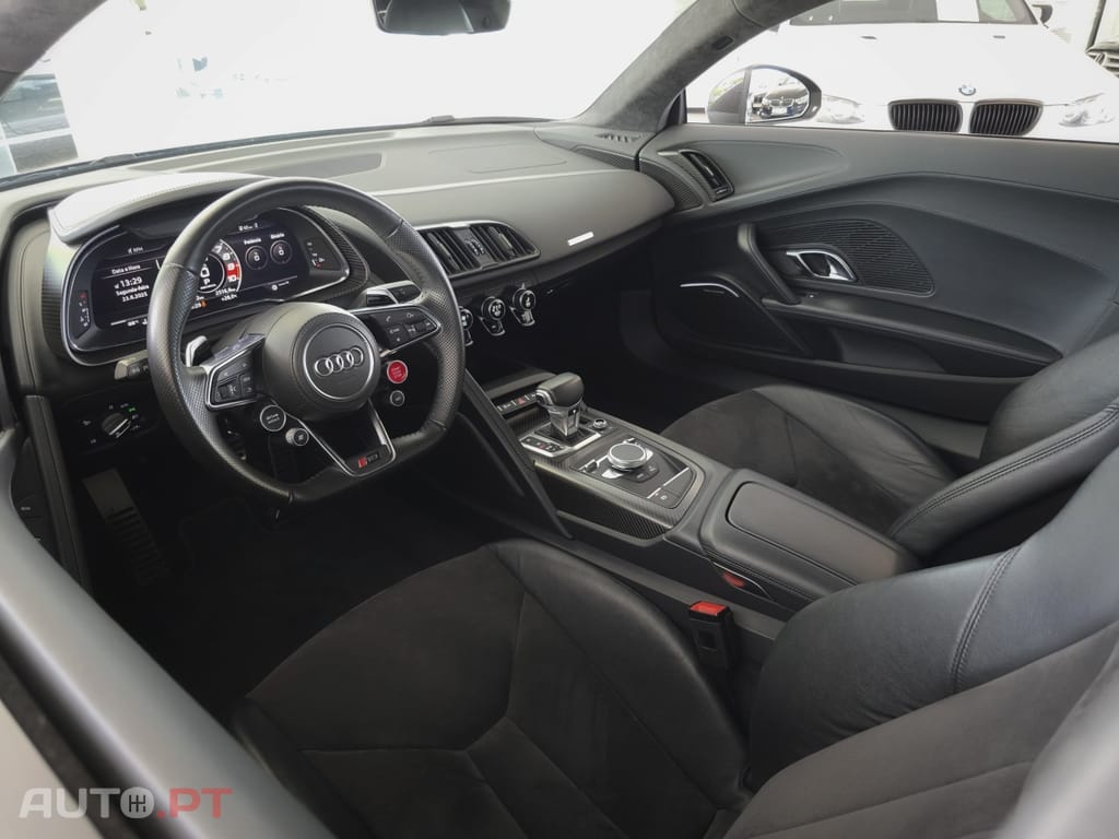 Audi R8 V10 plus 5.2 FSI quattro S tronic