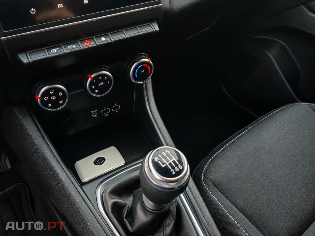 Renault Captur TCe 100 EXPERIENCE