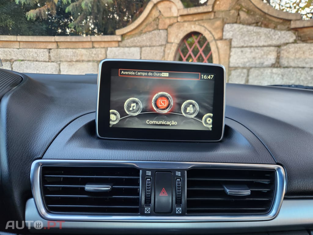 Mazda 3 1.5 Sky-D Excellence Navi