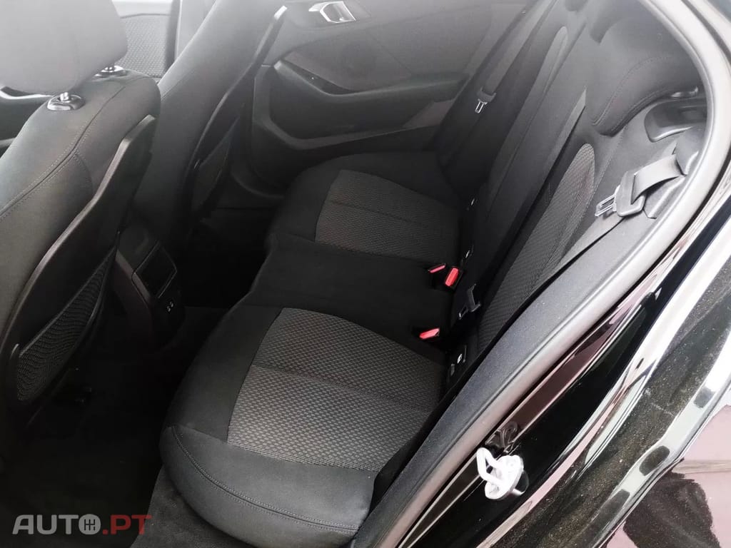 BMW 116 d Advantage — fotografia 15