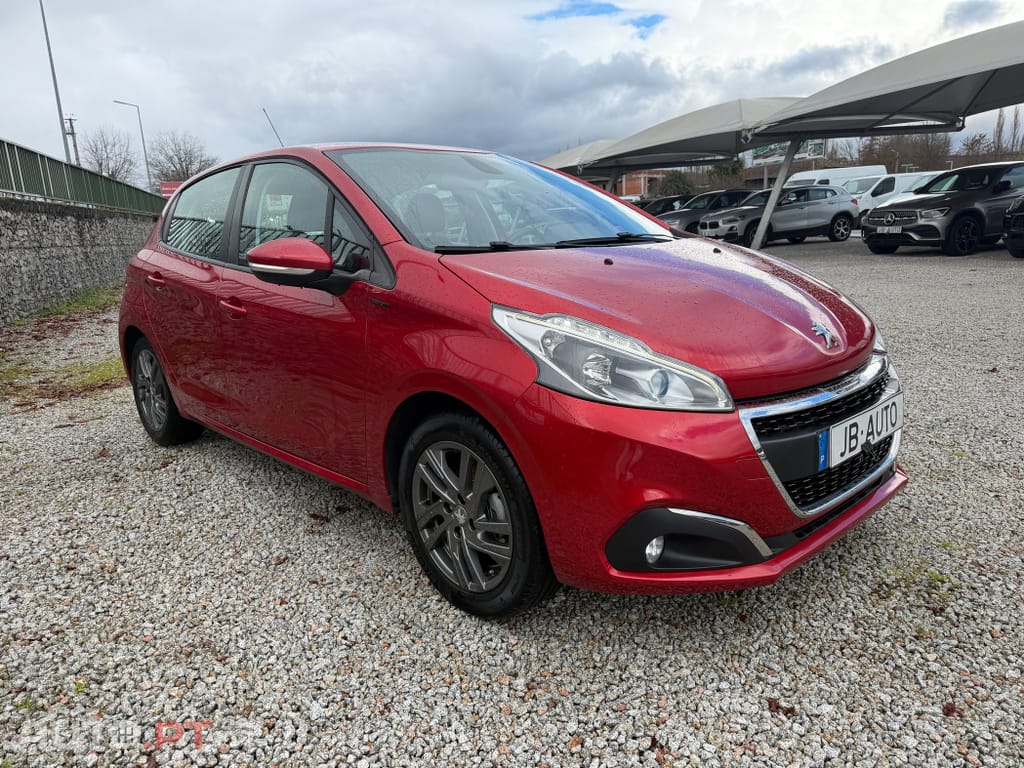 Peugeot 208 1.2 PureTech Signature