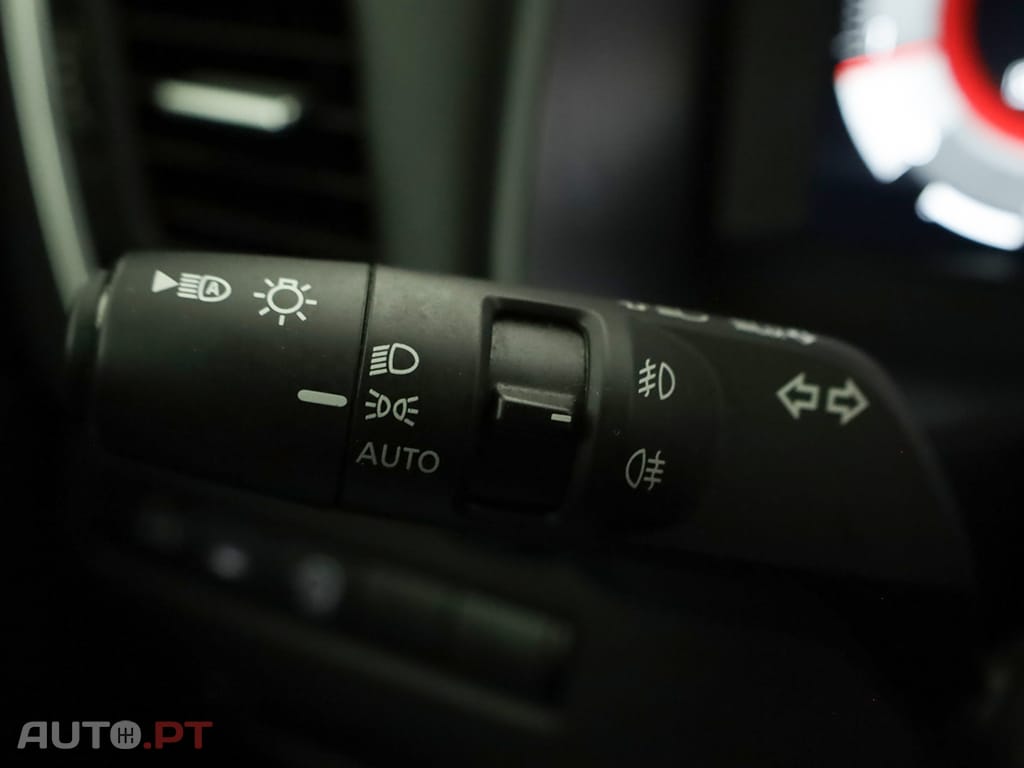 Nissan Qashqai Qashqai 1.3 DIG-T N-Connecta LED Xtronic