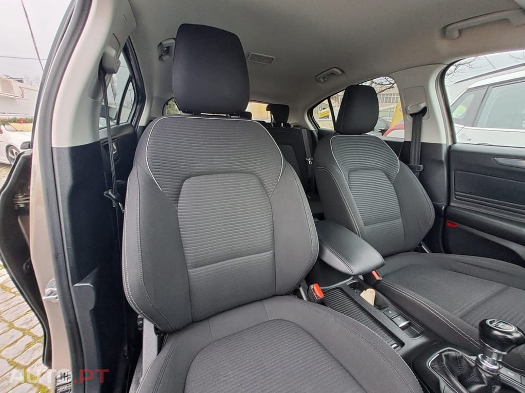 Ford Focus 1.0 EcoBoost S&S TITANIUM