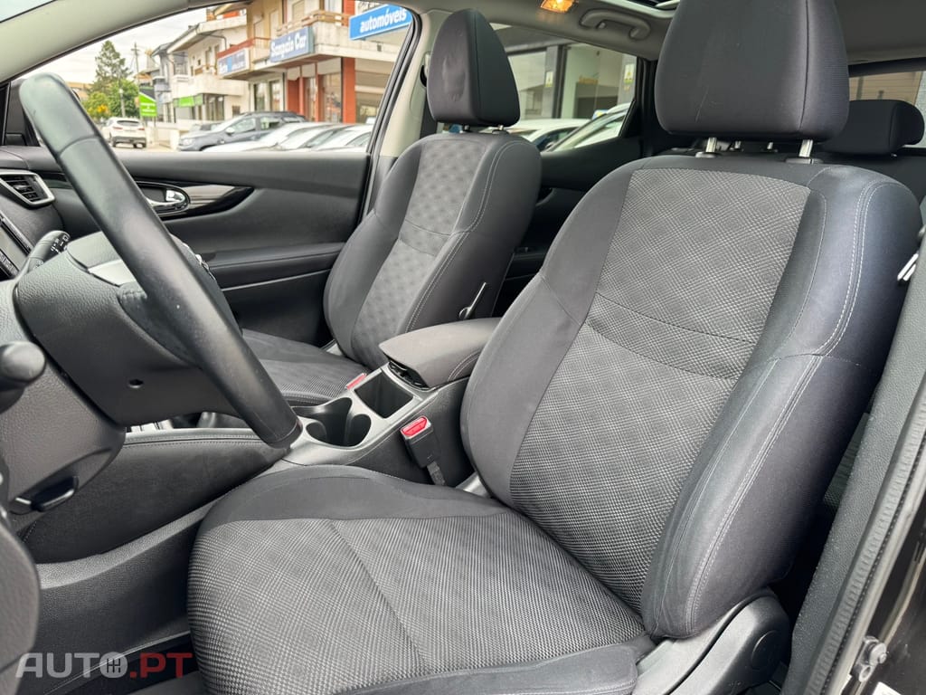 Nissan Qashqai 1.5 dCi N-Connecta 18