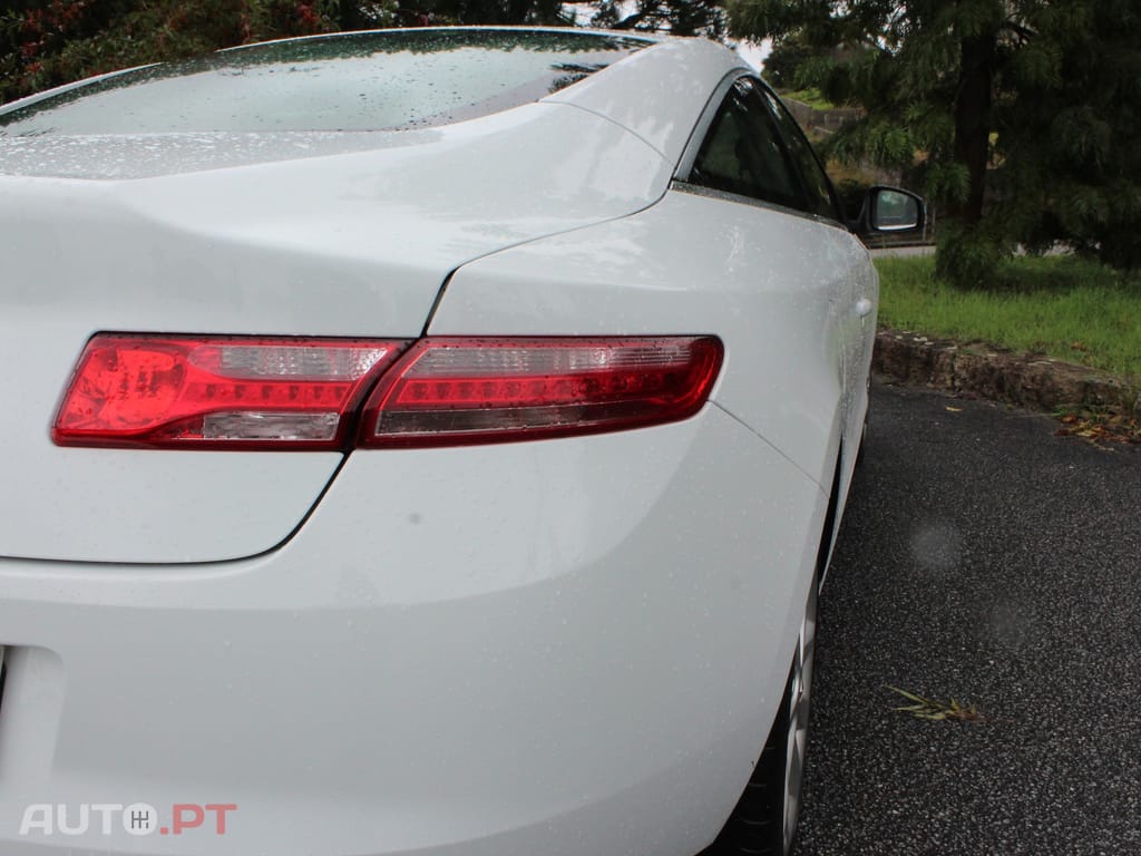 Renault Laguna Coupe 2.0 dCi Dynamique S 4Control