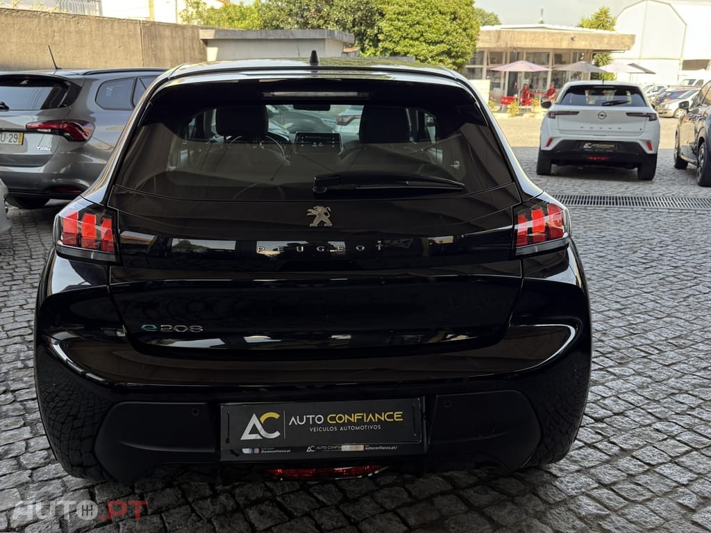Peugeot E-208 50 kWh Allure