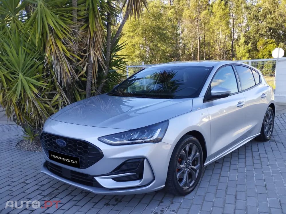 Ford Focus EcoBoost ST-Line Hybrid