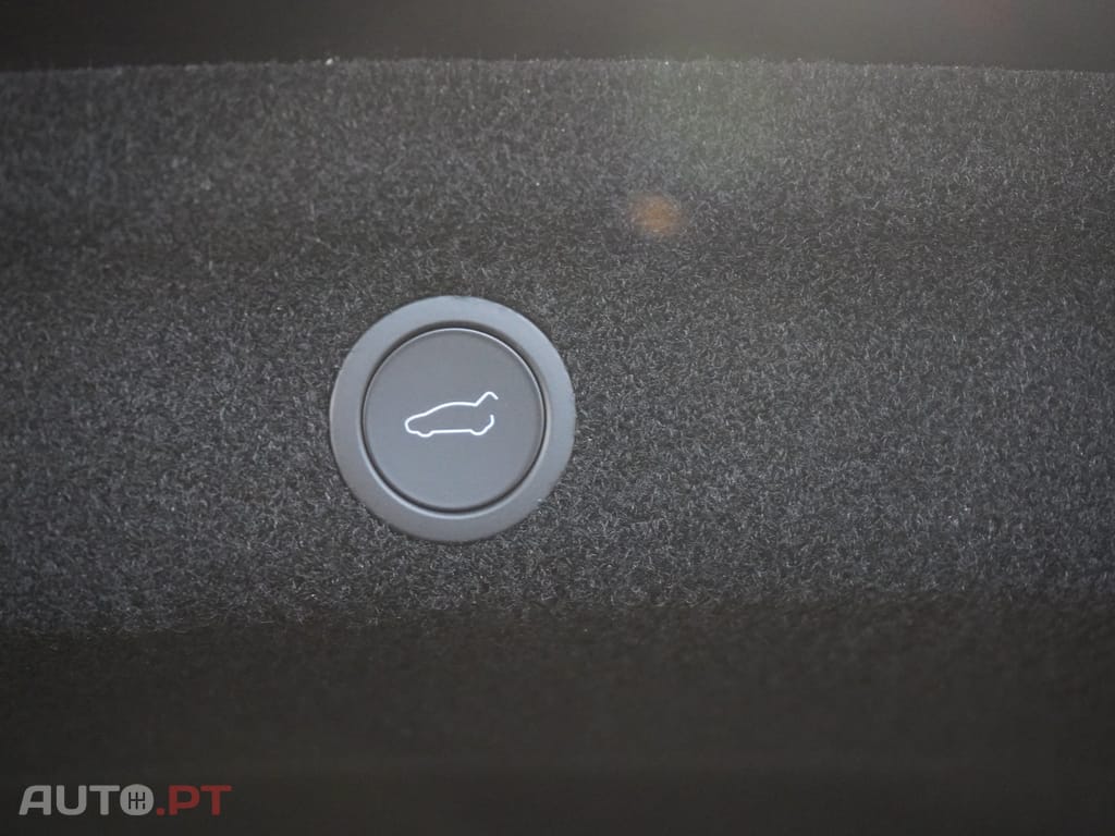 Tesla Model Y Long Range Tração Traseira