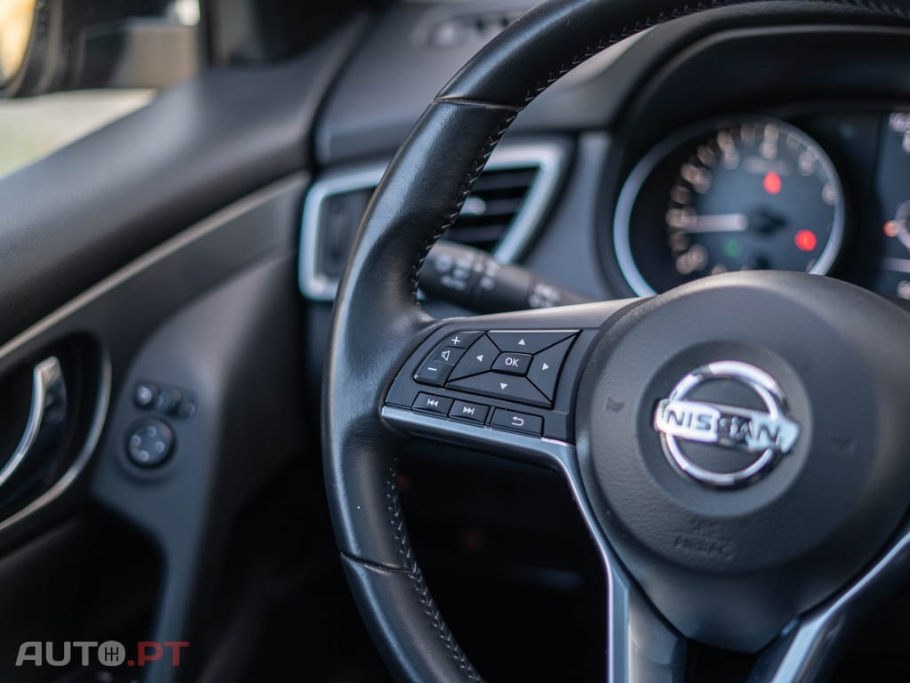 Nissan Qashqai 1.2 DIG-T N-Connecta 18