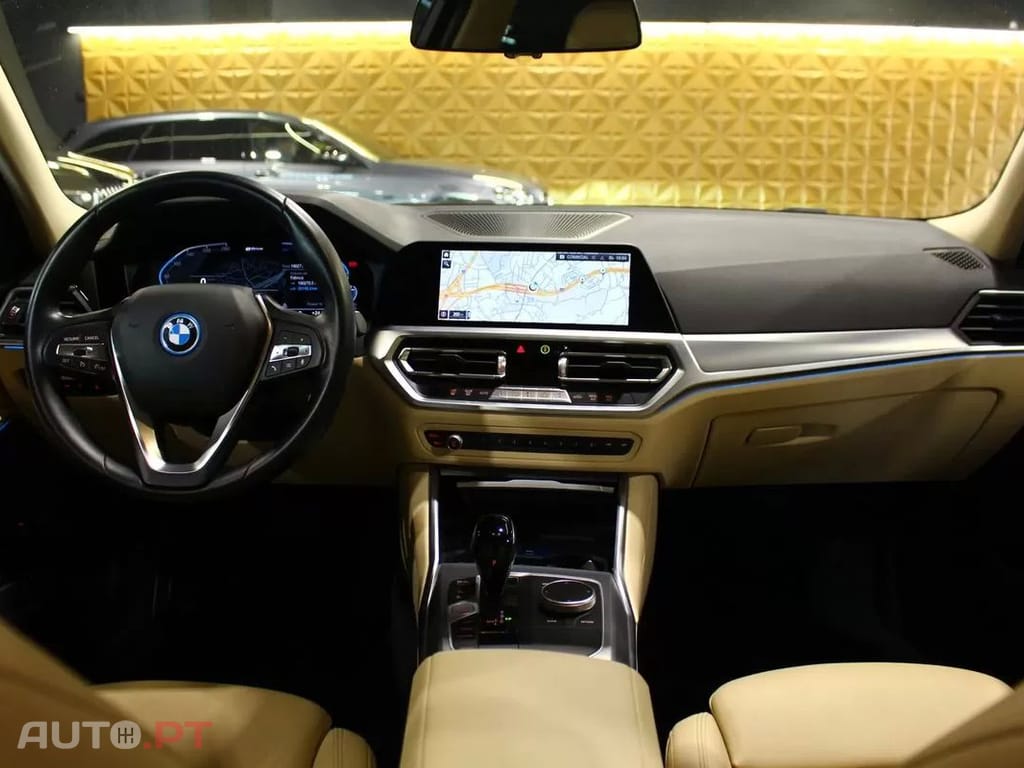 BMW 330 e Line Sport Auto