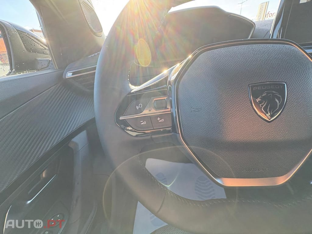 Peugeot 2008 1.2 PureTech Allure Pack
