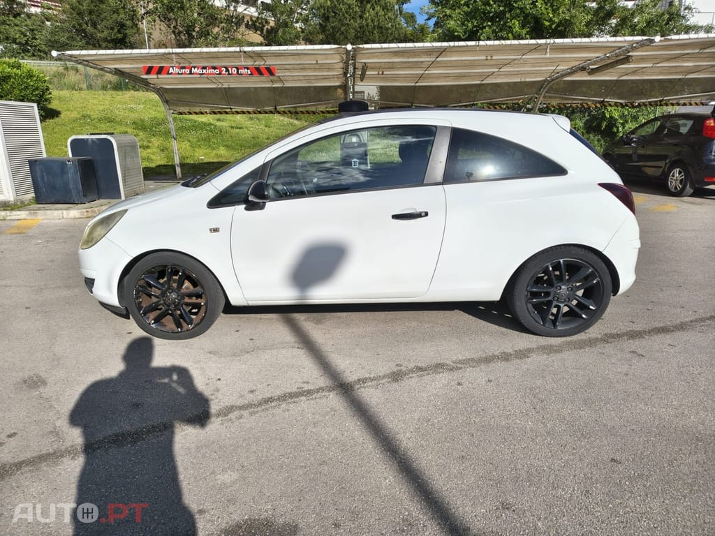 Opel Corsa 1.2 Black Edition