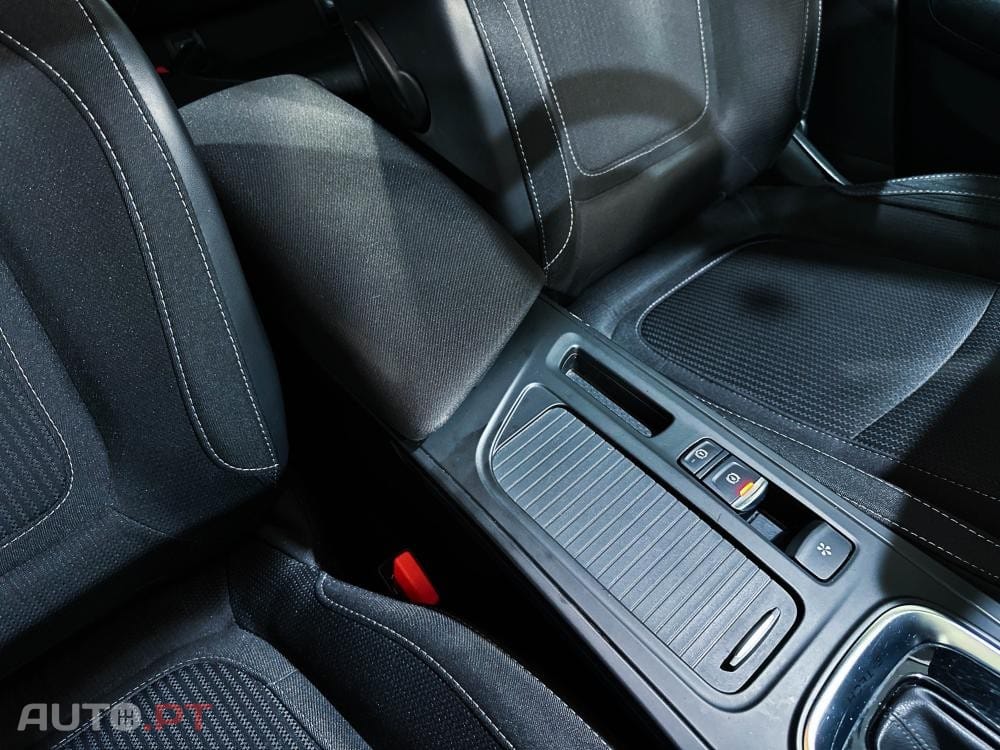 Renault Mégane ST HYBRID 1.6 TCE 160CV