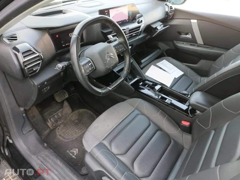 Citroen C4 PureTech 130 Stop&Start EAT8 SHINE
