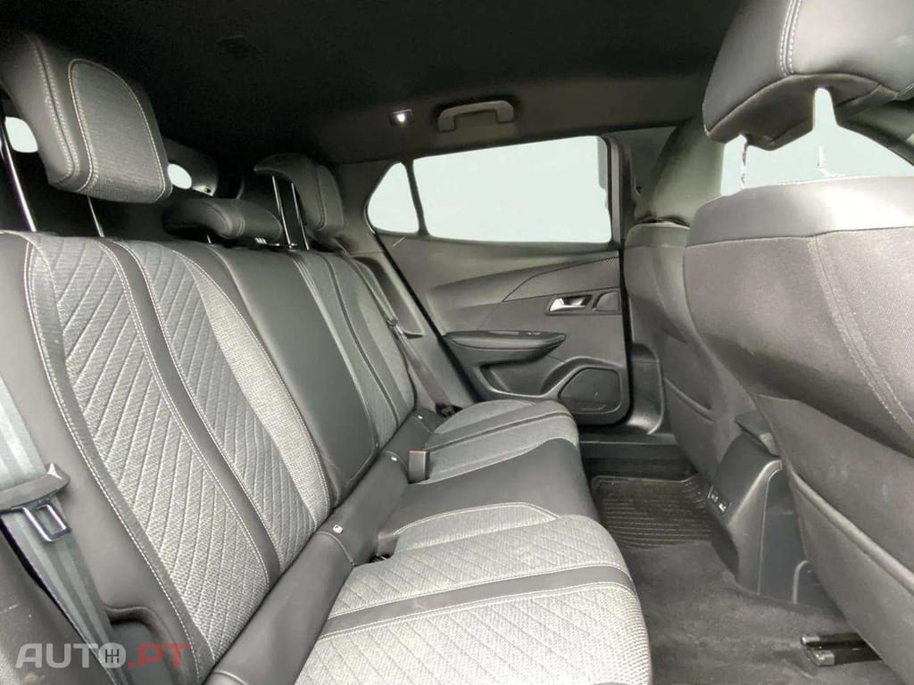 Peugeot 2008 1.2 PureTech Allure