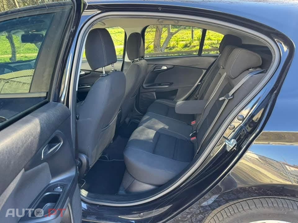 Fiat Tipo 1.3 M-Jet Lounge