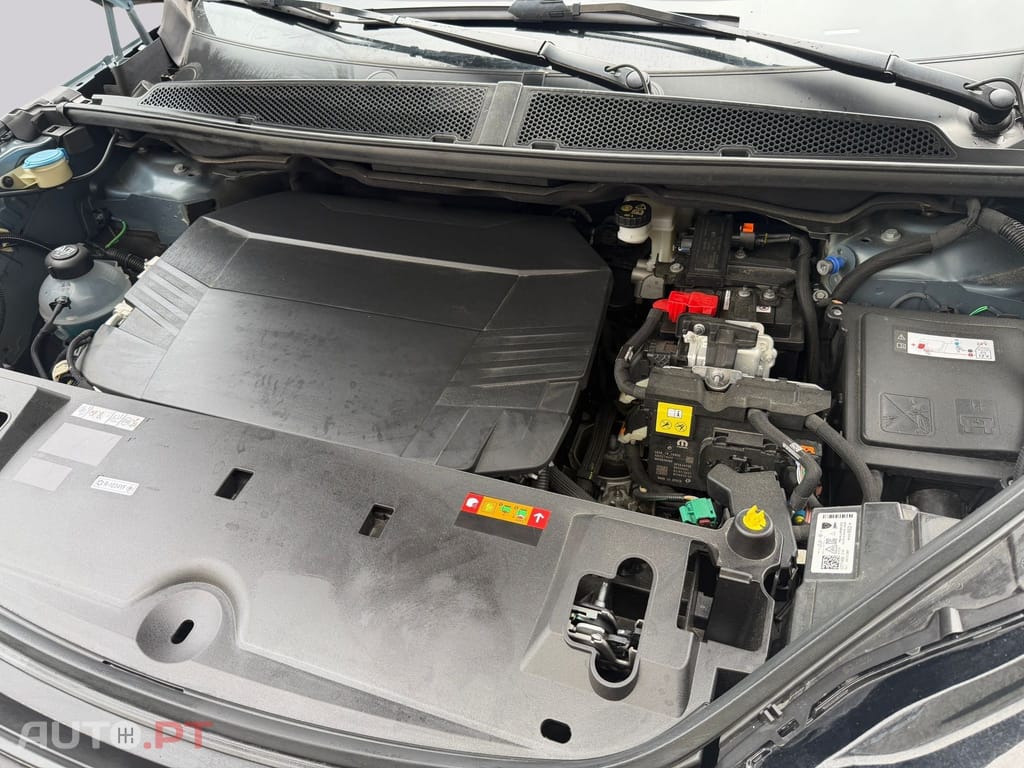 Peugeot E-5008 73 kWh GT
