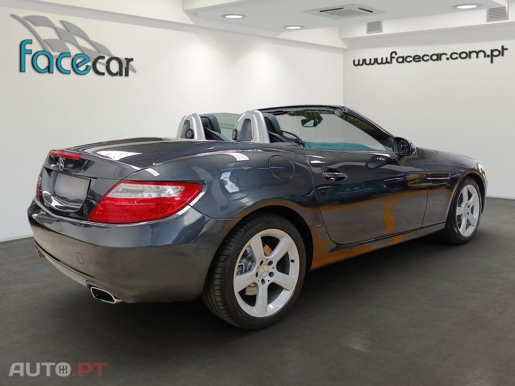 Mercedes-Benz SLK 200 (BlueEFFICIENCY) 7G-TRONIC