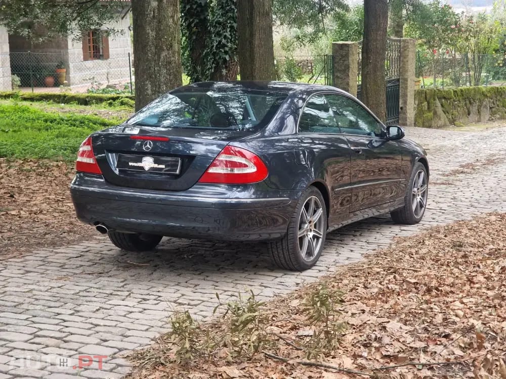 Mercedes-Benz CLK 240 Outro
