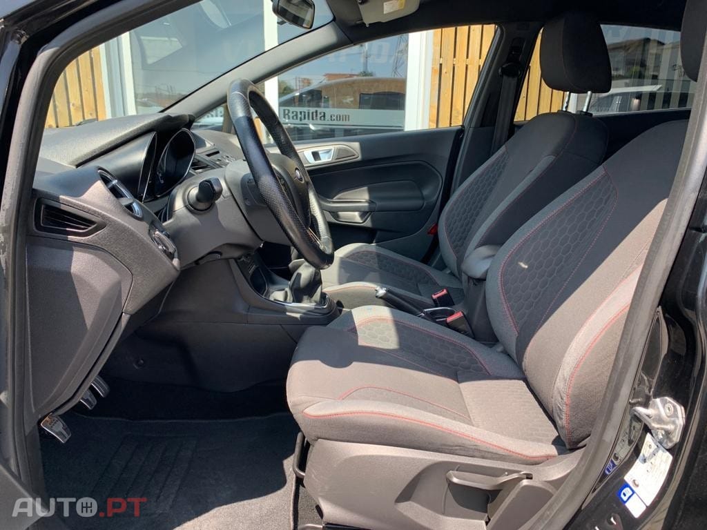 Ford Fiesta 1.5 TDCi ST-LINE
