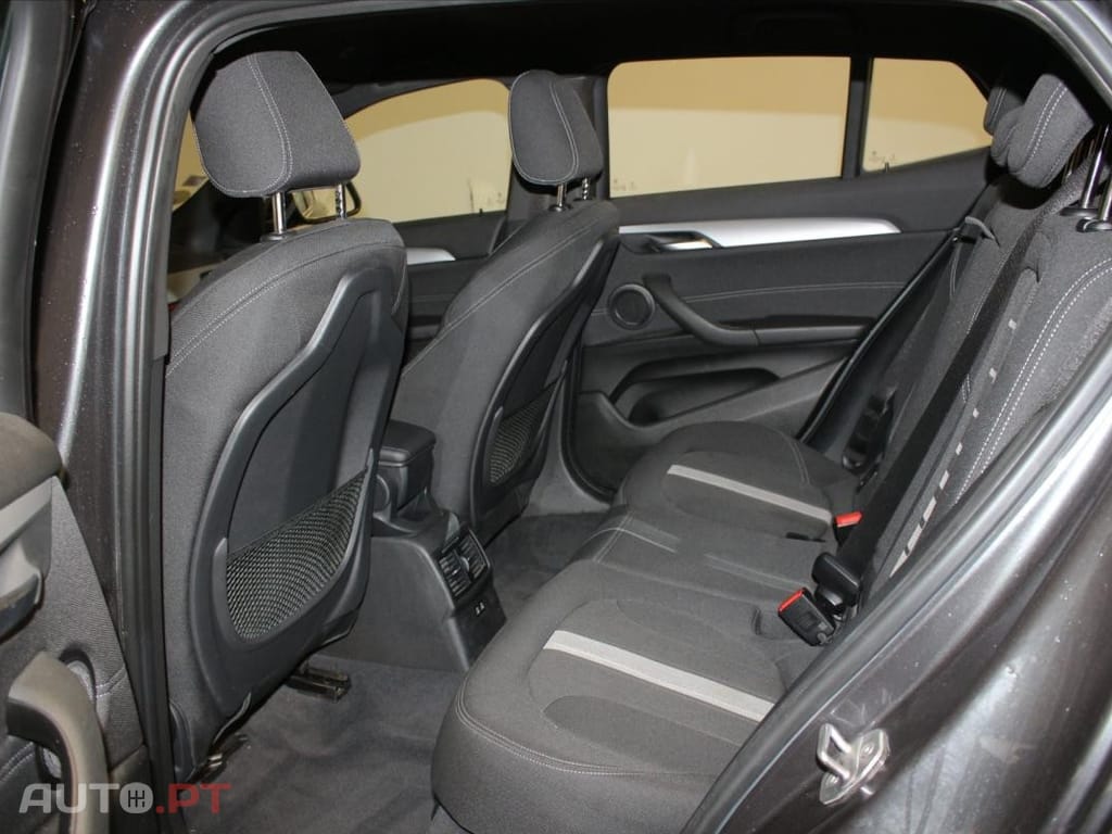 BMW X2 18 d sDrive Auto