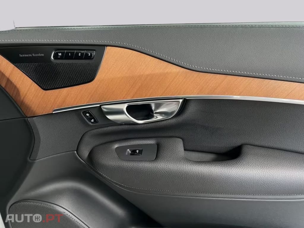 Volvo XC90 T8 AWD I.V.A DEDUTIVEL