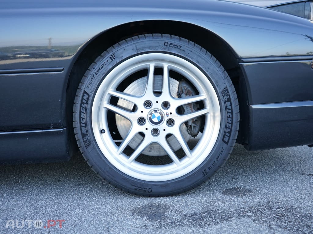 BMW 850 CSi