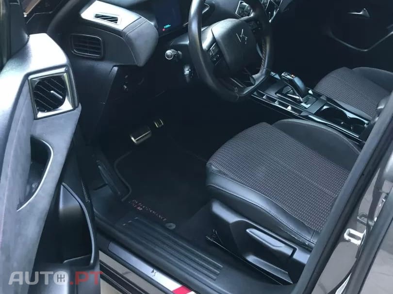 DS DS3 Crossback E-Tense Performance Line