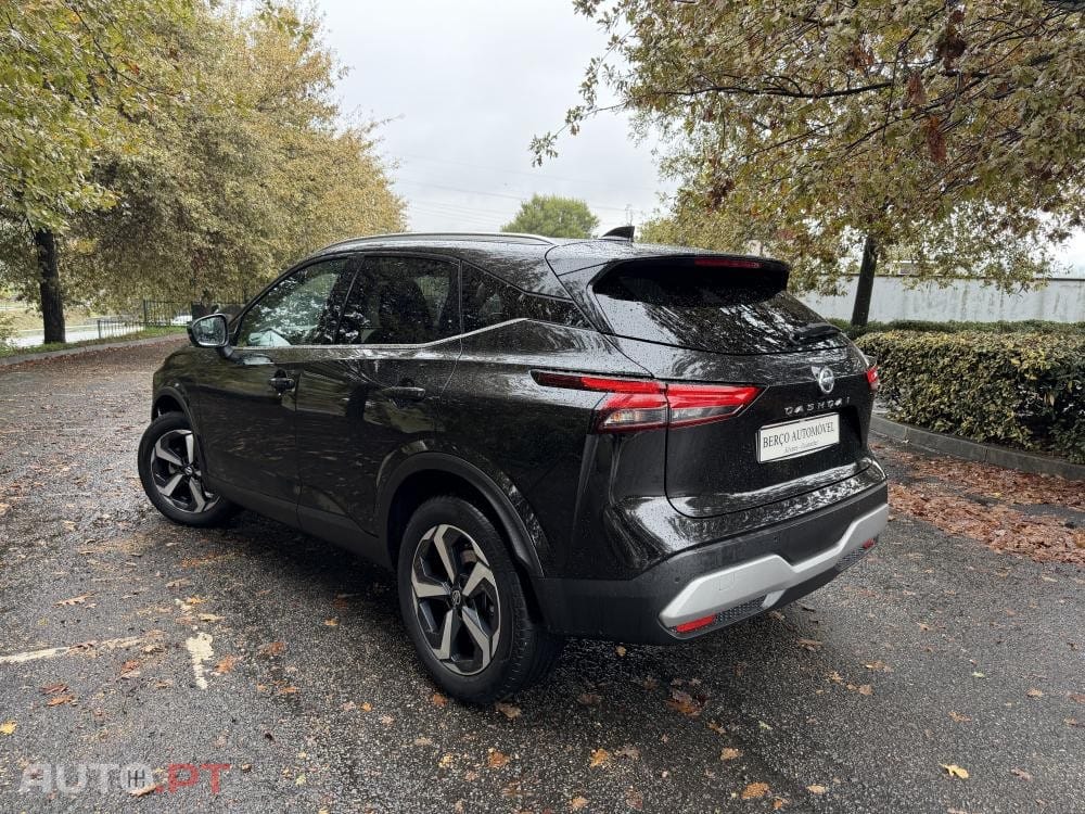 Nissan Qashqai 1.3 DIG-T N-Connecta J18