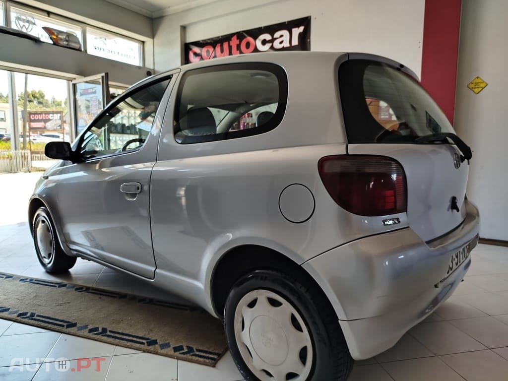 Toyota Yaris 1.0 Base