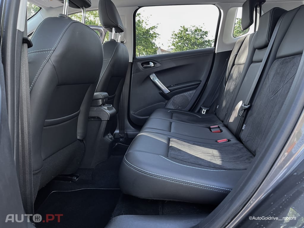Peugeot 2008 PureTech 110 Stop&Start Crossway