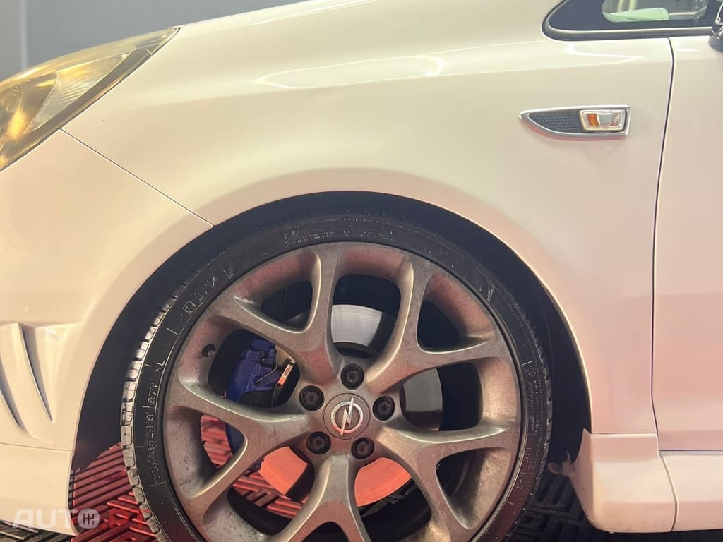 Opel Corsa 1.6 Turbo OPC