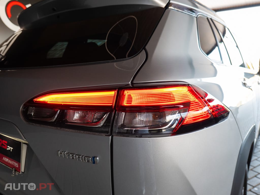 Toyota Corolla Cross 2.0 Hybrid Luxury