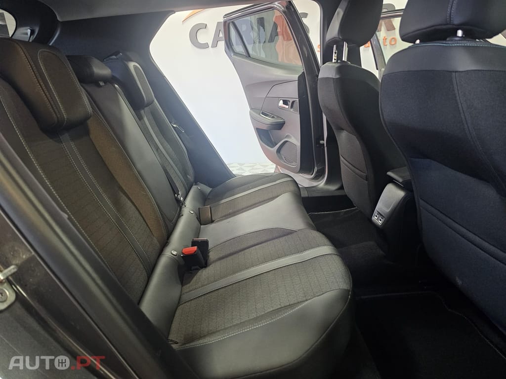 Peugeot 2008 1.2 PureTech Allure