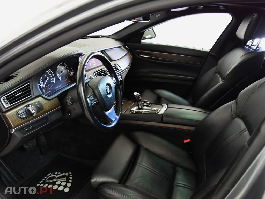 BMW ActiveHybrid 7 V8 HYBRID