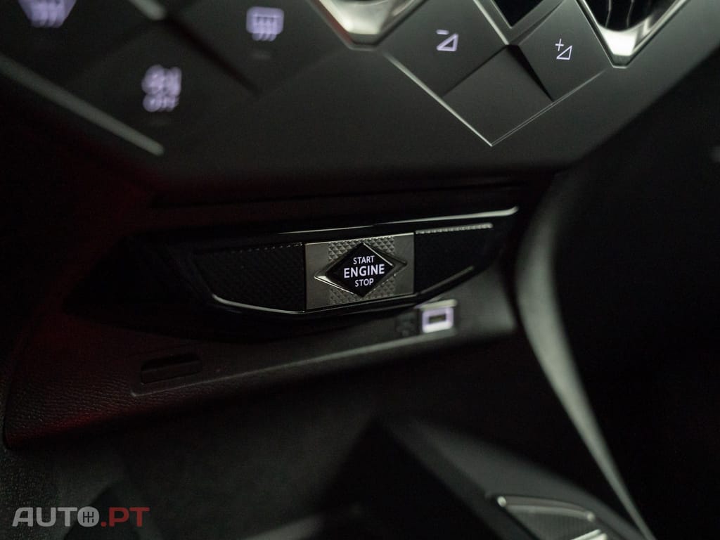 DS DS3 Crossback E-Tense Performance Line