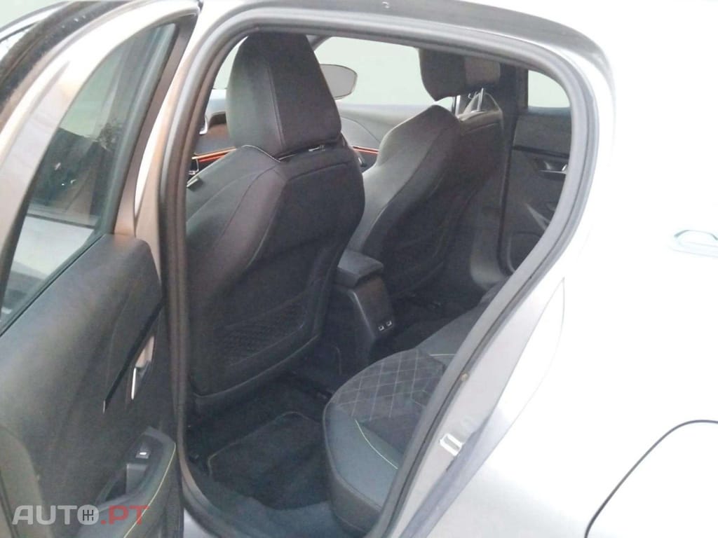 Peugeot E-208 50 kWh GT Pack